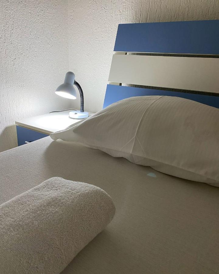 פרישטינה Bus Station Hostel מראה חיצוני תמונה