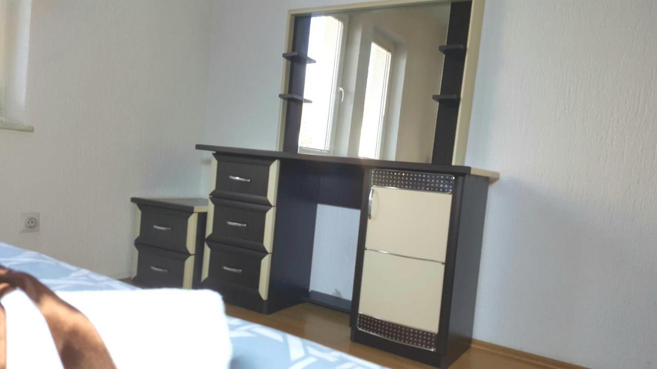 פרישטינה Bus Station Hostel מראה חיצוני תמונה